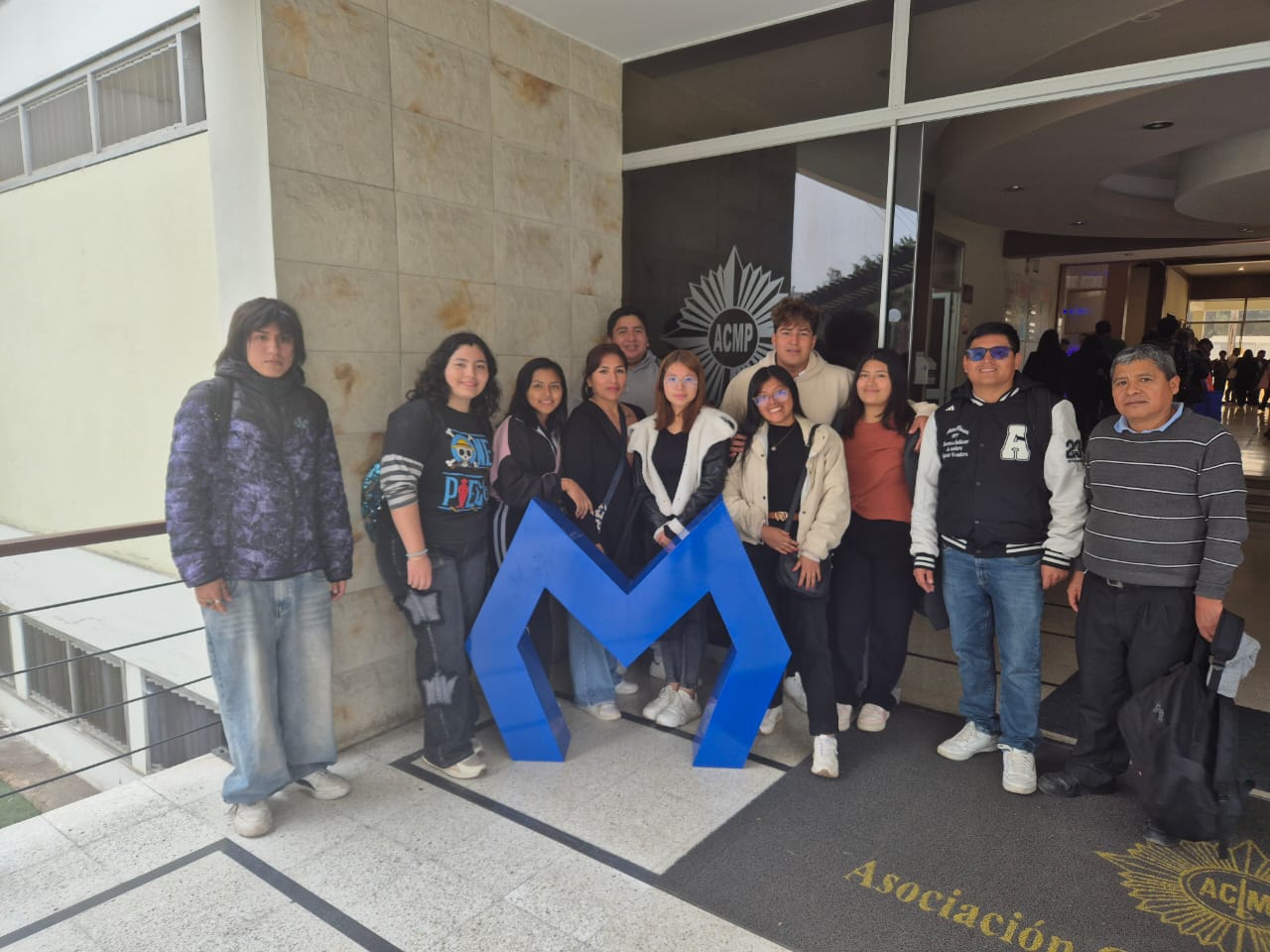 chicos de II y IV IESTP Lurin en el congreso Megatec